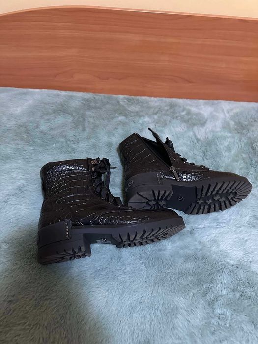 Дамски Боти ново състояние.