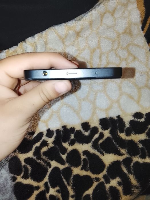 Срочно продается телефон Redmi A5