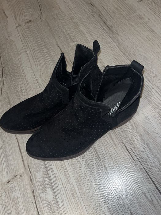 Botine perforate 37,5