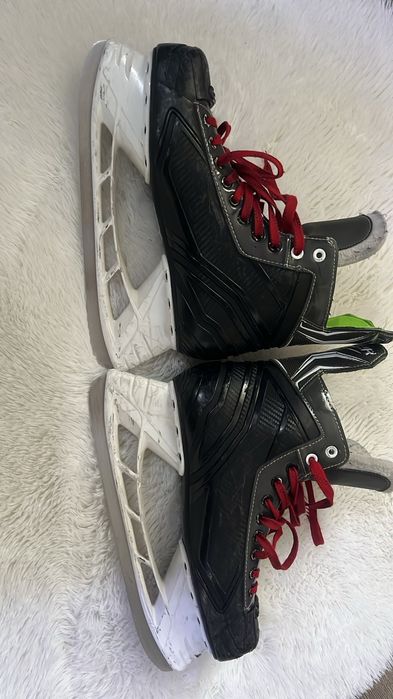 Хоккейные коньки Bauer примерно 41-42 размер