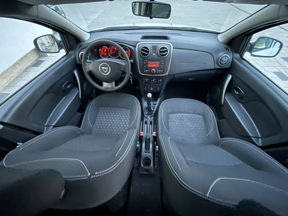 Dacia Logan Aer conditionat, Servodirectie, 2015