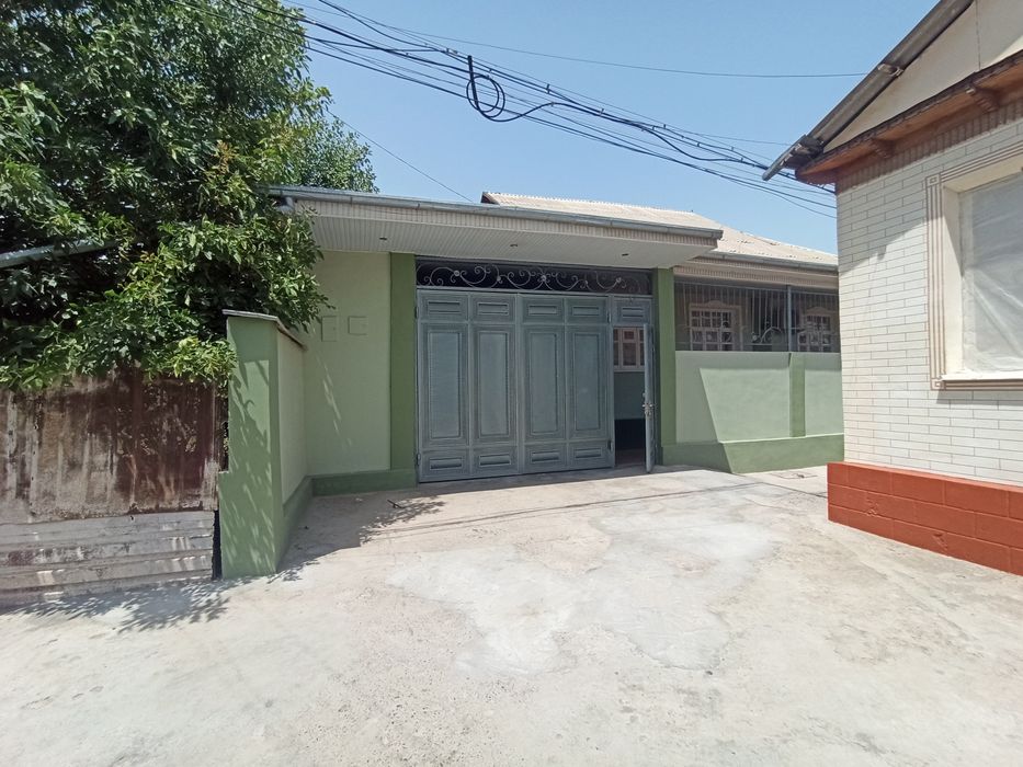 Махаллада 13 сотихли Ховли Уй сотилади