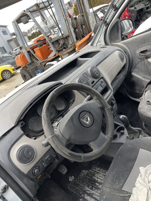 Dacia Dokker на части