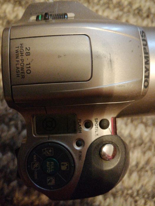 Vând aparat foto Olympus