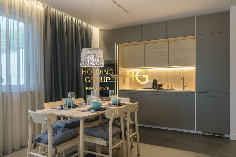 Продава се Тристаен апартамент в Варна, Бриз - 92 кв.м за 3250 €/кв.м - Снимка #4