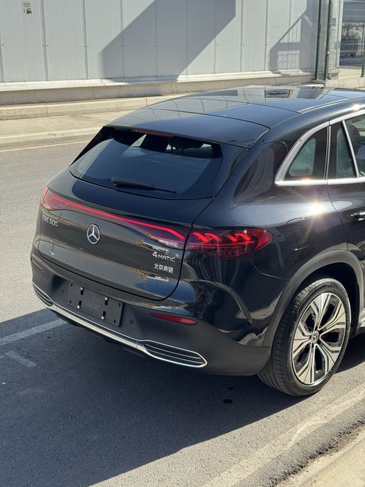 Mercedes benz eqe500/ 19.000km probeg