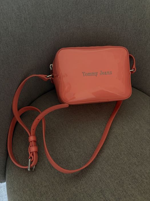 Tommy Jeans- оригинална чанта с презрамки
