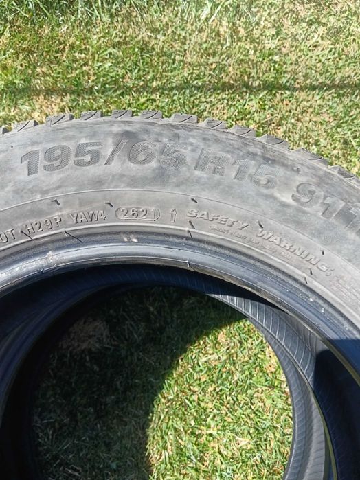 Продавам 4 стоманени джанти 5х100 15 за голф 4 и 2 зимни гуми 195 65 15
