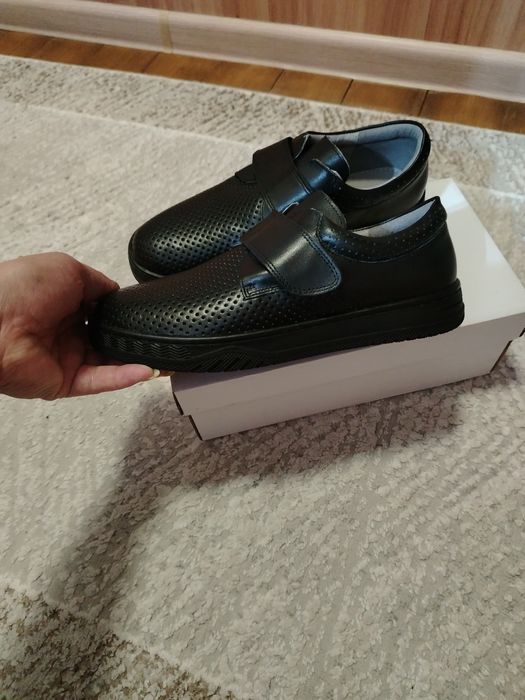 Туфли новые 37 размер на мальчика