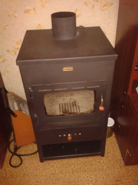 Камина Priti-бурии и лира черни