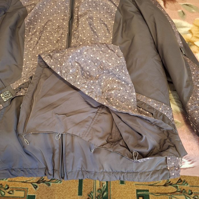 Продам женскую куртку