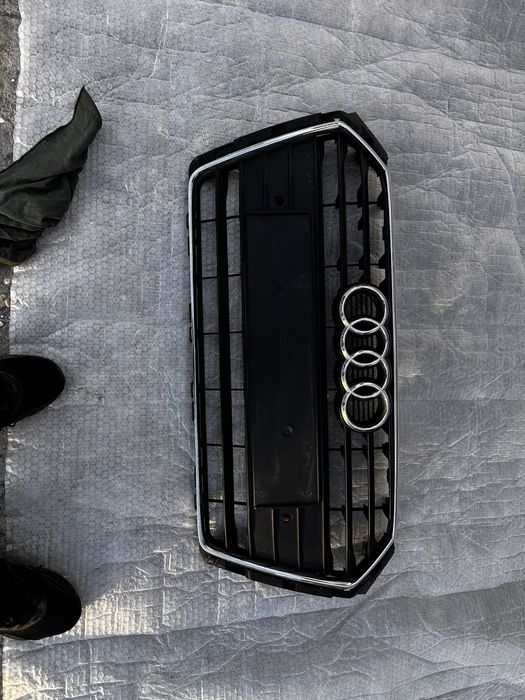Grilă radiator audi a4.b9.