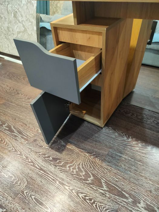 Стол письменный (компьютерный)