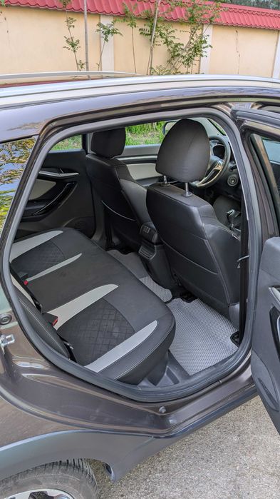 Lada Vesta SW Cross 1.6 MT Luxe (2020)