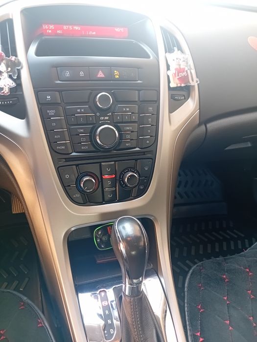 Opel astra j  automata