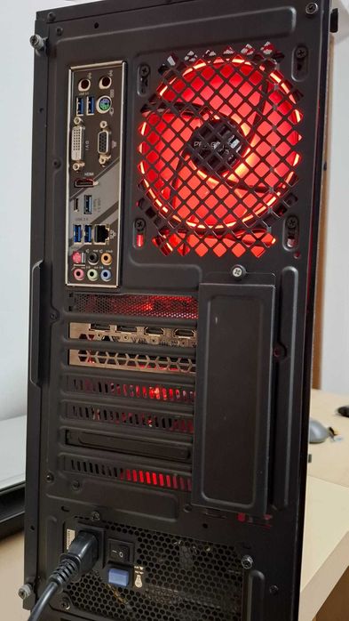 Vanzare desktop gaming