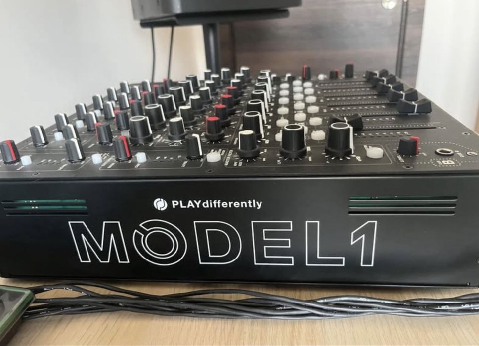 Allen & Heath PlayDifferently MODEL1
