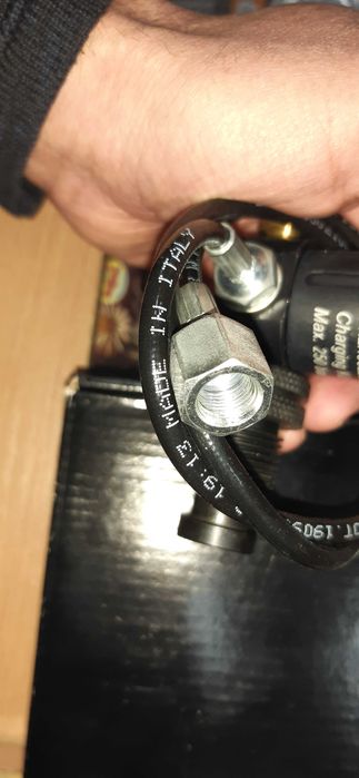 Зарядна станция адаптор за  въздушна пушка PCP