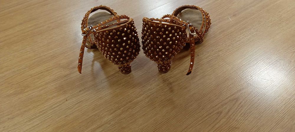 Обувки за латино танци или салса