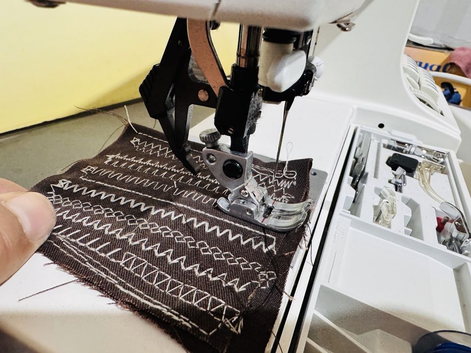 Masina de cusut Pfaff strech jeans 6120 semi industriala cu IDT