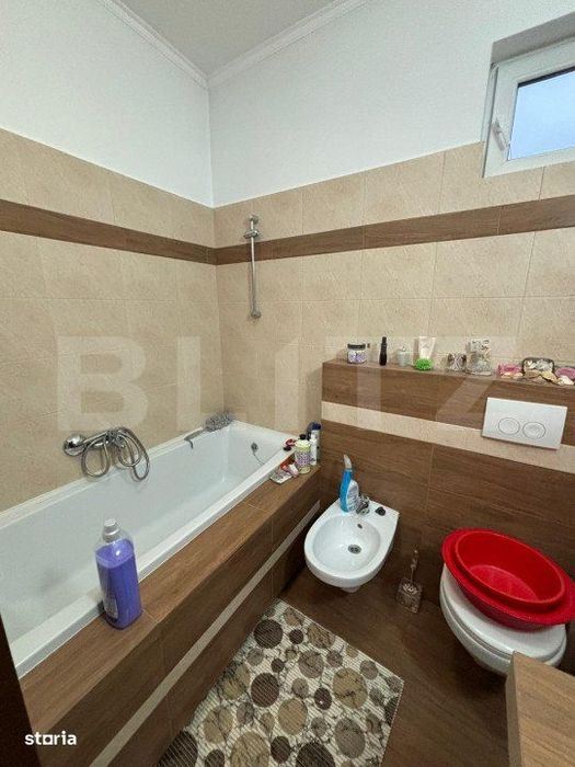 Apartament decomandat de vanzare, cu 3 camere, 111 mp, Centrul Orasulu