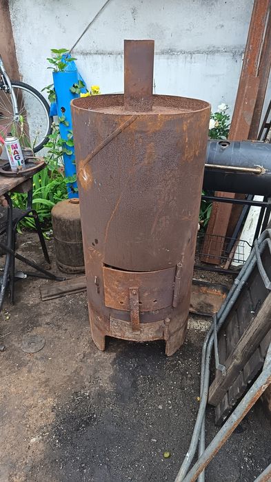 Sobă pe lemne sau ulei ars