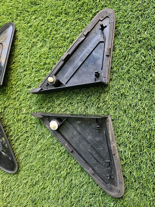 Уголок крыла LEXUS RX330