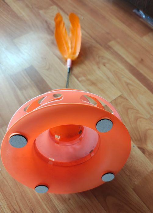 Jucărie pentru pisici