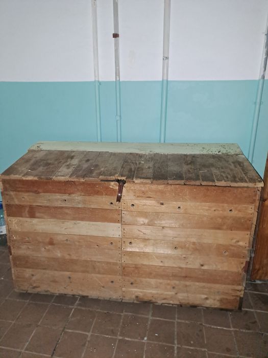 Деревянный ларь для хранения