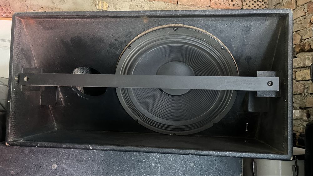 Elektrovoice бас каси118. 4 броя