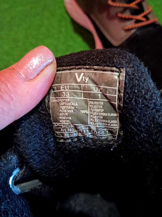 Зимни обувки за момче номер 33