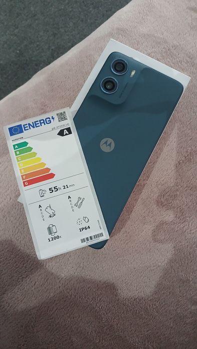 Vand 4 telefoane moto g06 noi