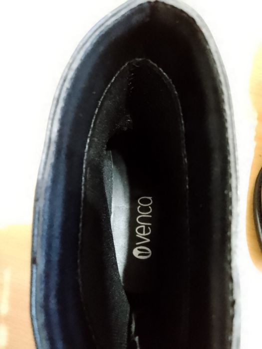 Ghete negre-piele și catifea