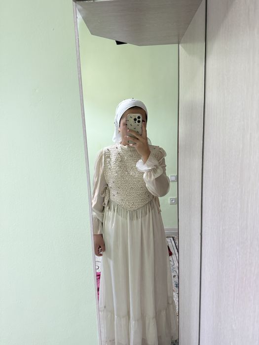 Көйлек сатылады.