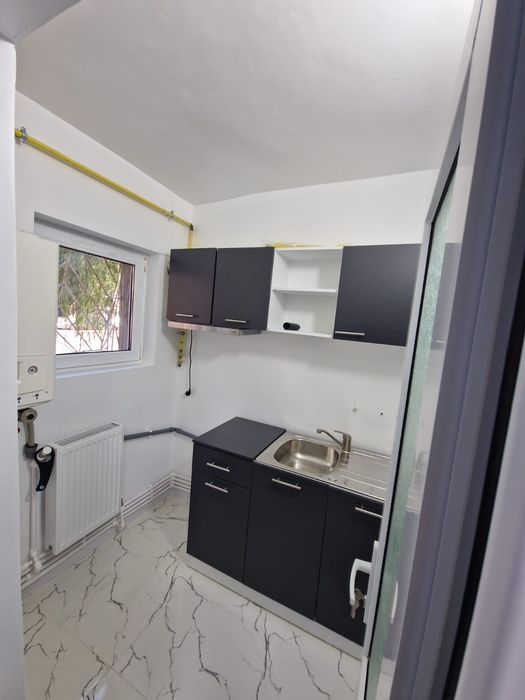 De vanzare garsoniera la parter 25.999€