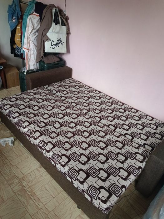 Срочно продам диван