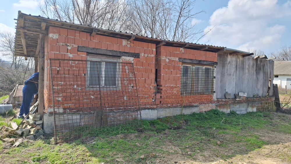 Teren intravilan în Batoți, Mehedinți,  5600 mp, posibilitate de parcelare