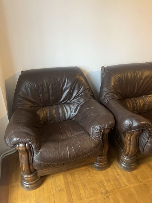 Set canapea si fotolii antice din piele si lemn solid