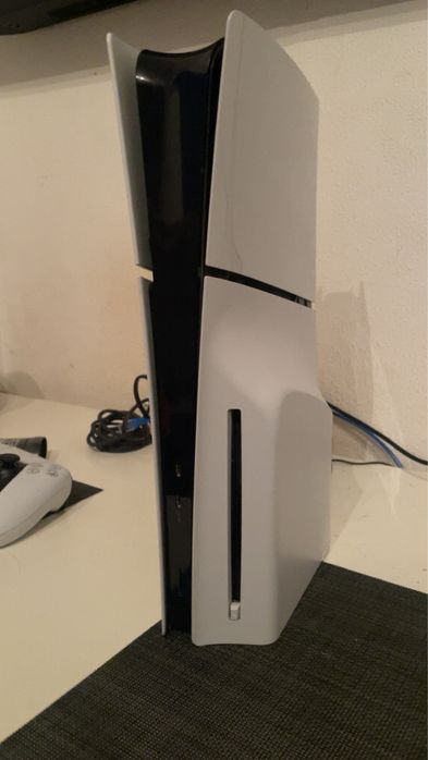 Vand PS5 Disc edition 848 GB + 2 controller DualSense