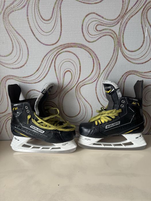 Продам коньки Bauer