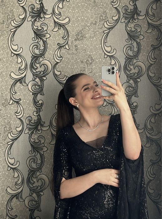 Черное вечернее платье