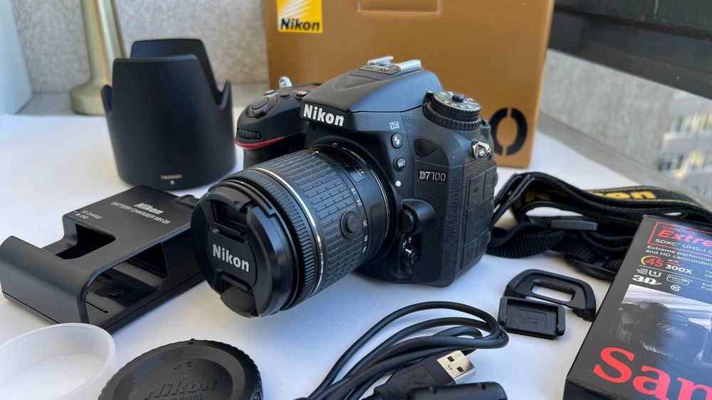 Nikon D7100 Pachet complet de accesorii - utilizat foarte putin