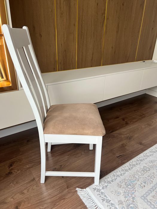 Продается стол и 6 стульев