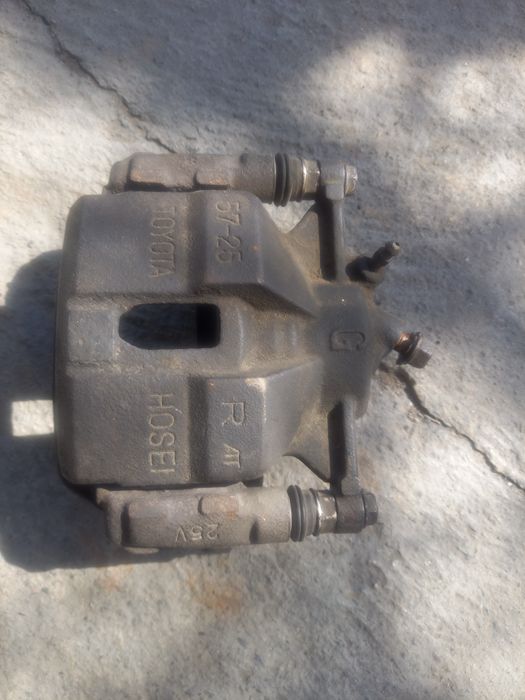 Продам  передний супорт Карина Е.