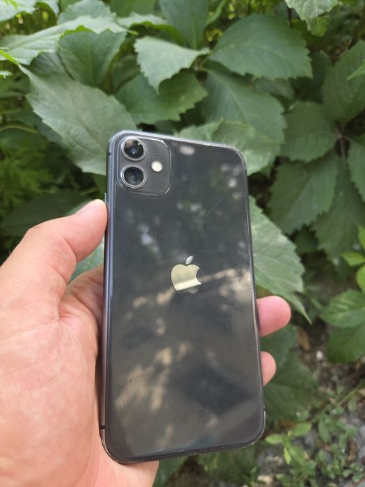 iPhone 11 128/68%