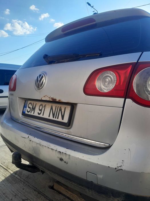 Vând wv passat b6 variant 2.0 TDI, 140 CP . 2010 XENON adaptiv