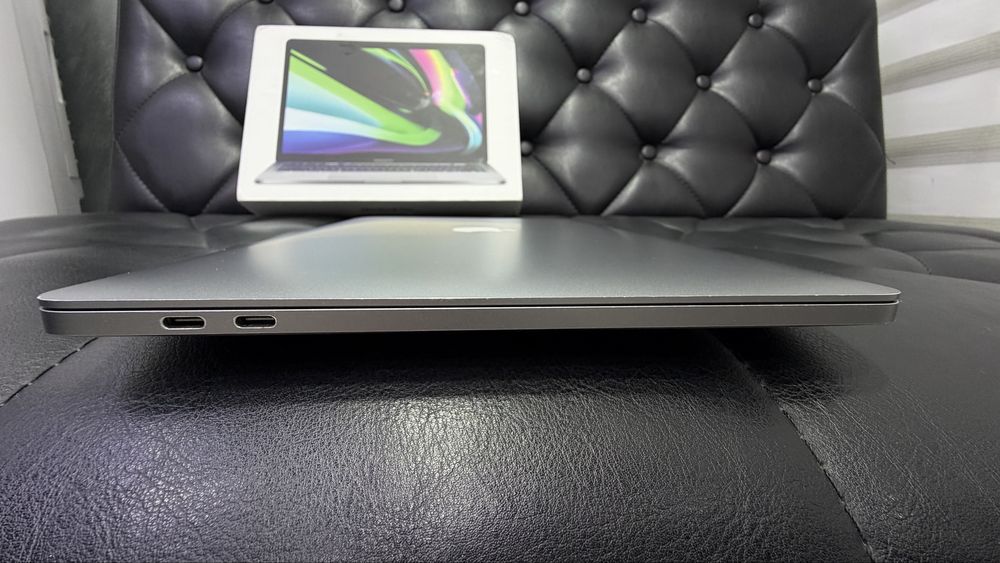 Apple MacBook Pro M1 2020 года в идеальном состояние