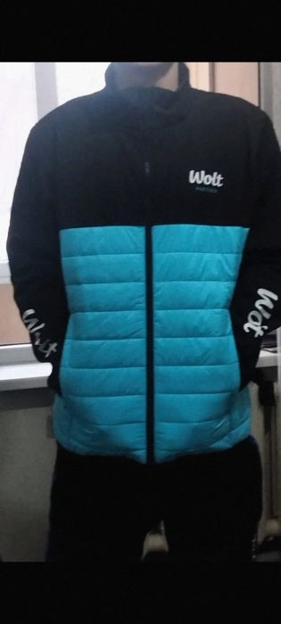Продам теплую куртку вольт