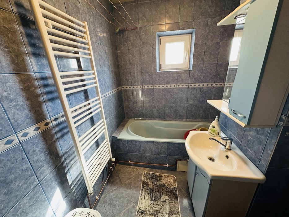 Inchiriez apartament 2 camere