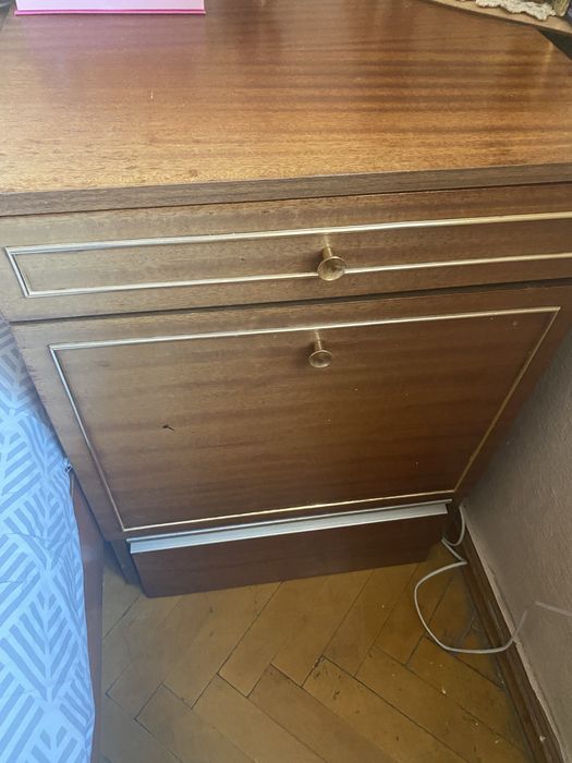 Продам спальный гарнитур